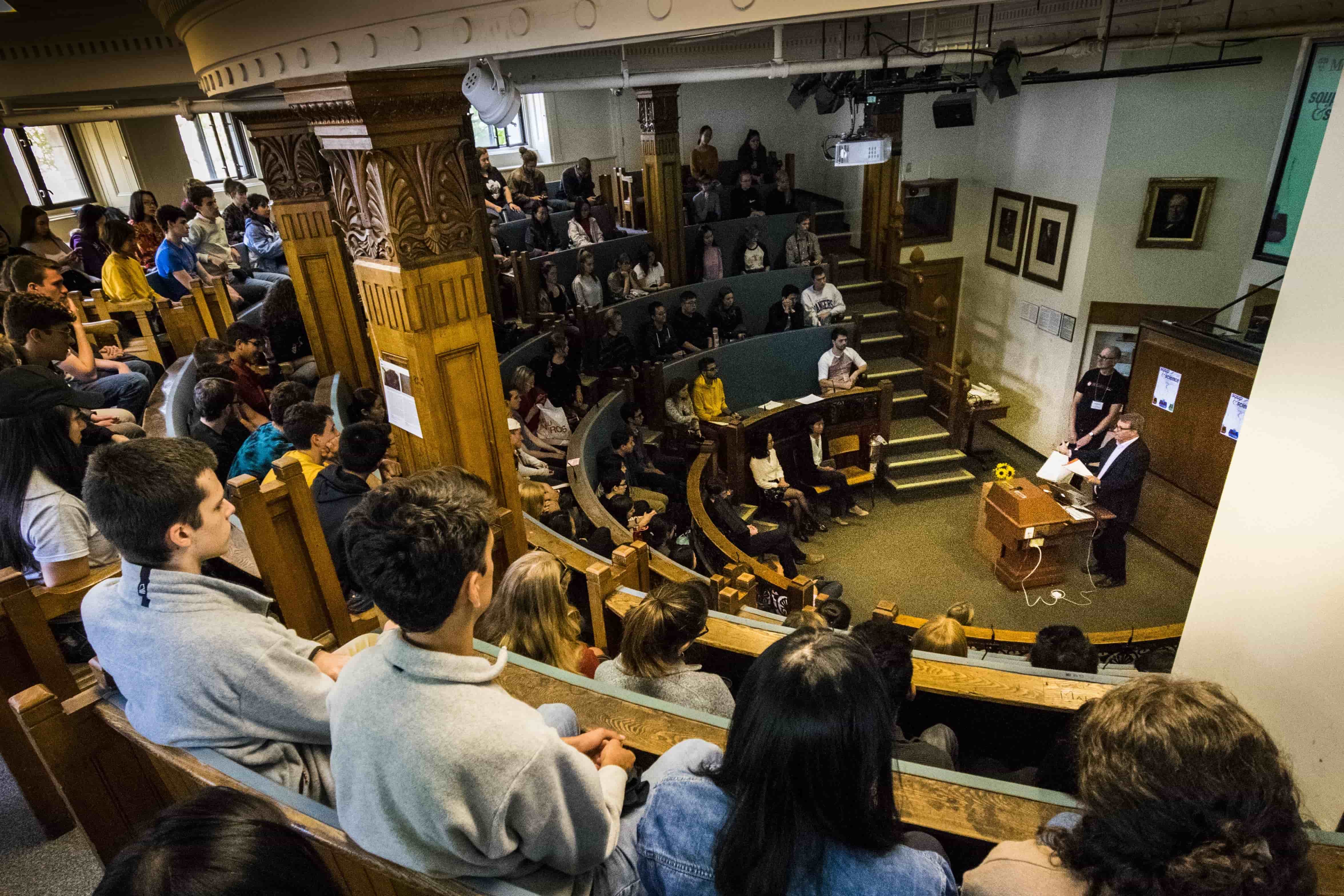 researcher presents at soup and science